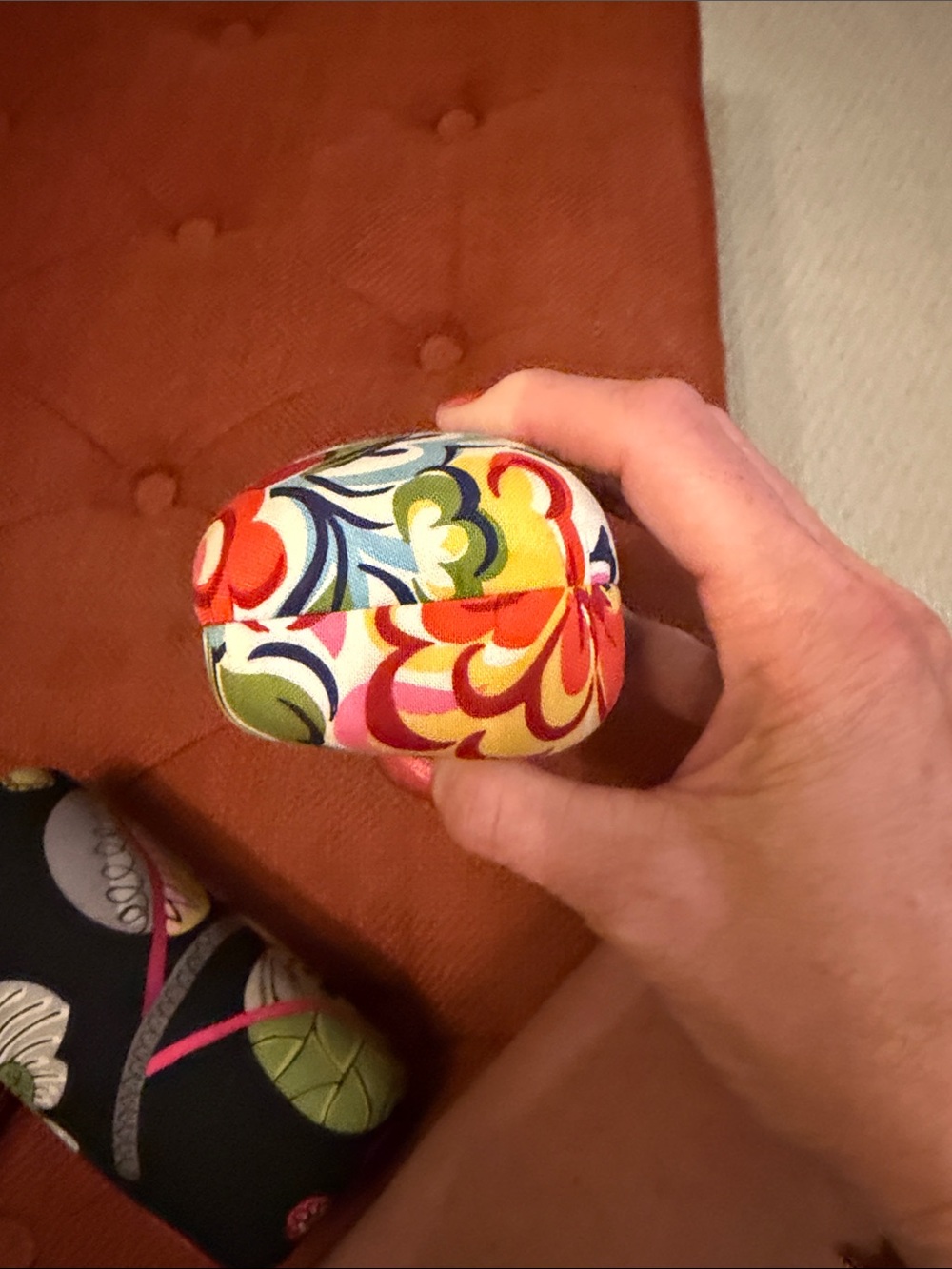 Vera Bradley Floral Multicolor Sunglasses Holder - Picture 7 of 9